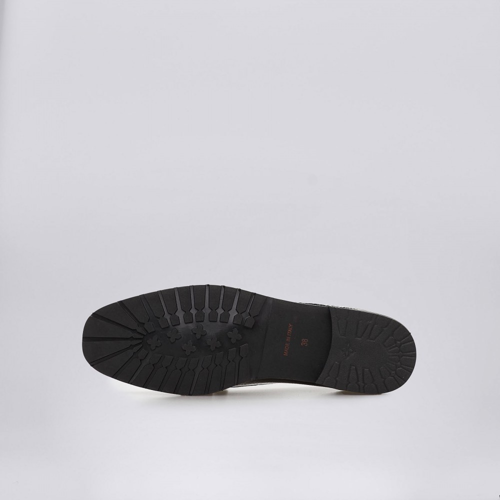 UW67496 Women's Loafers in black
