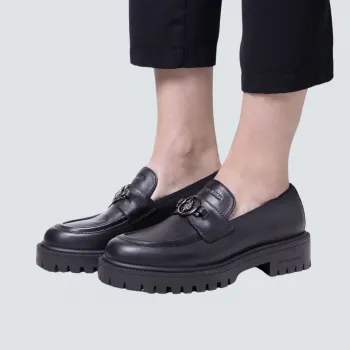 KARMA010 Women's Loafers in black
