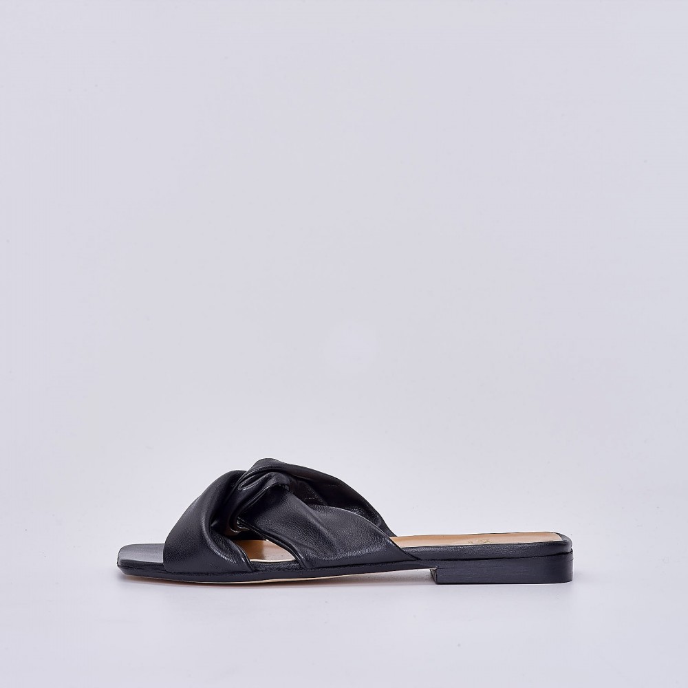 SW66700 Women's Black flat sandals