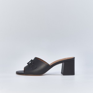 VWB50 Women's sandals in black